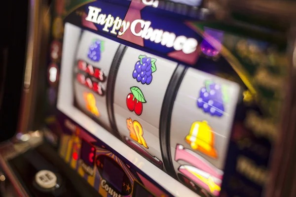 Pragmatic Play baccarat table with live dealer and betting interface